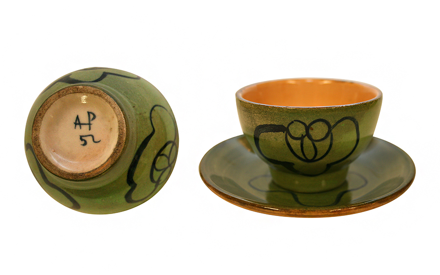 Coffee Cup and Plate
<br><i>(Taza de Caf y Plato)</i>
 by Amelia Pelez